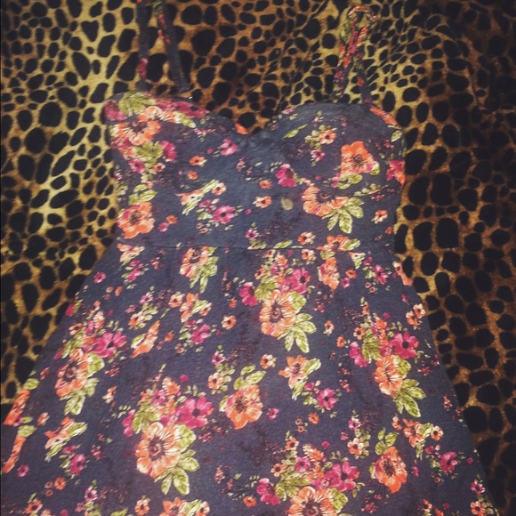 PacSun Tops - BUNDLED Floral tank, perfect for spring.