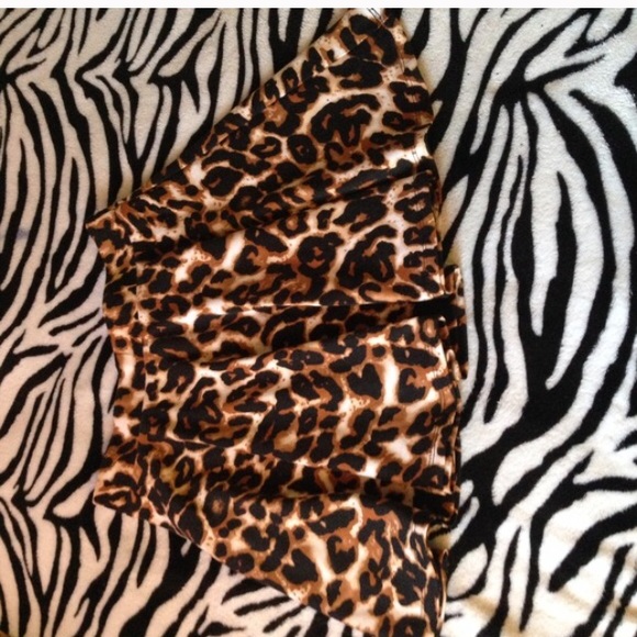 cheetah skirt only worn one time 💙