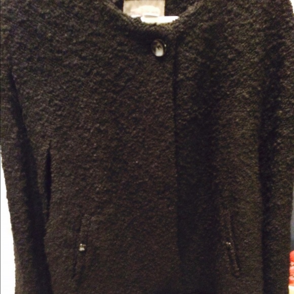 F21 black boucle cape