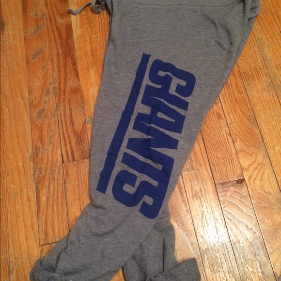PINK Victoria's Secret Pants - NY Giants Victoria's Secret PINK roll up sweatpant