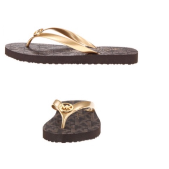 NEW!!!  Michael Kors Gold Flip Flop - Picture 2 of 3