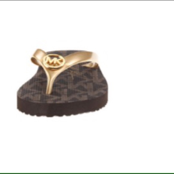 NEW!!!  Michael Kors Gold Flip Flop - Picture 3 of 3