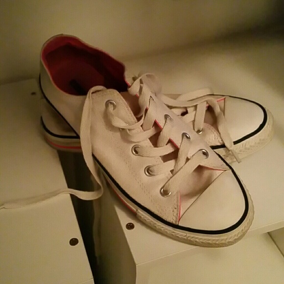 White converse with hot pink line