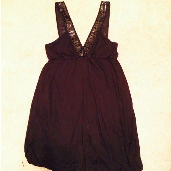 Forever 21 Dresses & Skirts - Black dress with black sequin
