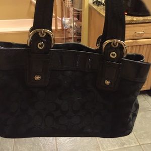 Coach purse, barely used, great condition