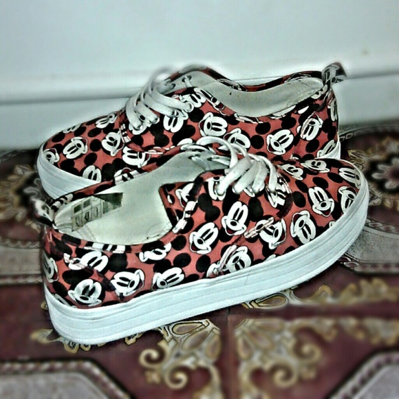 Platform sneakers