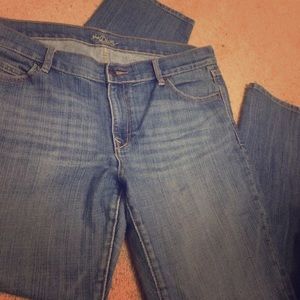 Diva Cut Old Navy Jeans. Light to Medium Wash.