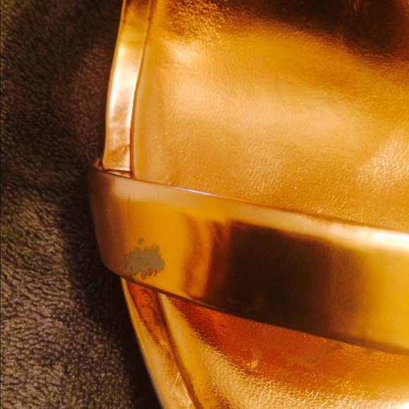 BCBG MaxAzria gorgeous shoe - Picture 2 of 4