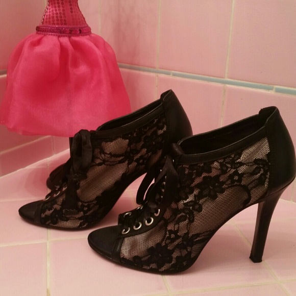 Black lace open toe heels - Picture 2 of 4