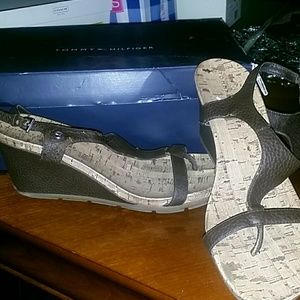 Low heel hedge sandals