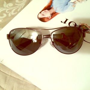 NWOT,never worn Ray Ban aviator shades. Polarized.