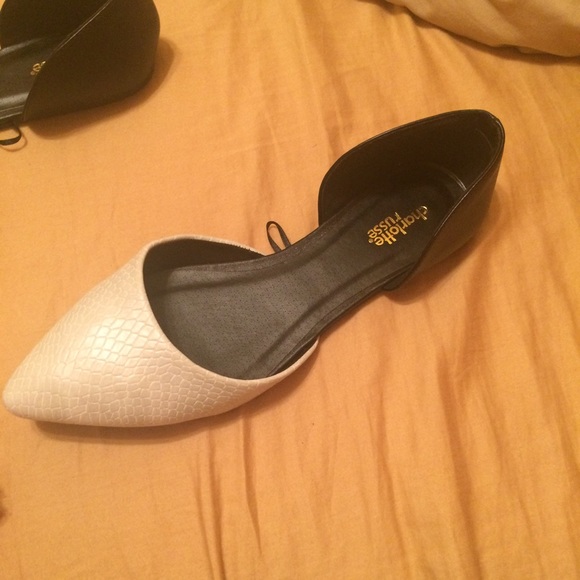 Comfy flat shoes