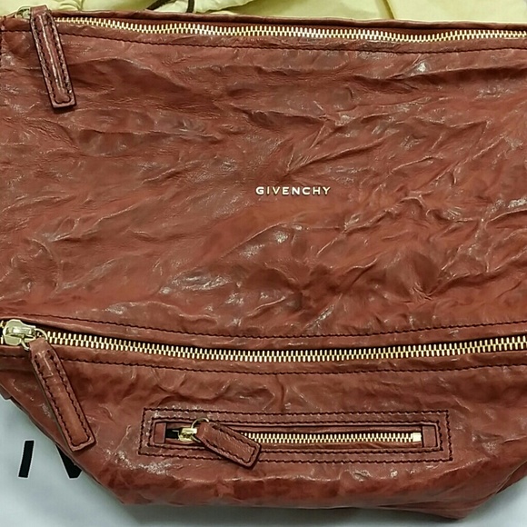 Pic reference_ Givenchy Pandora Large - Picture 1 of 4