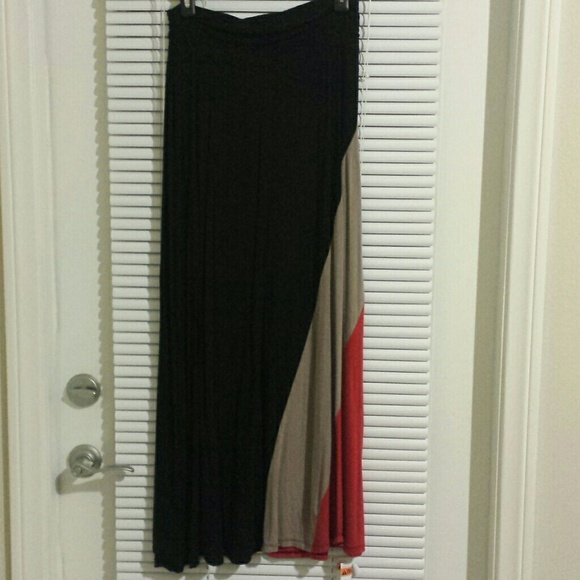Black/Tan/red color block maxi - Picture 1 of 1