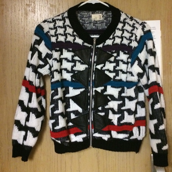 Patterned Cropped Sweater - Picture 2 of 2