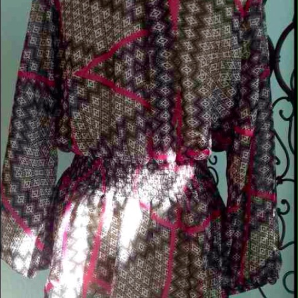 Pretty Chic Top - Picture 2 of 3