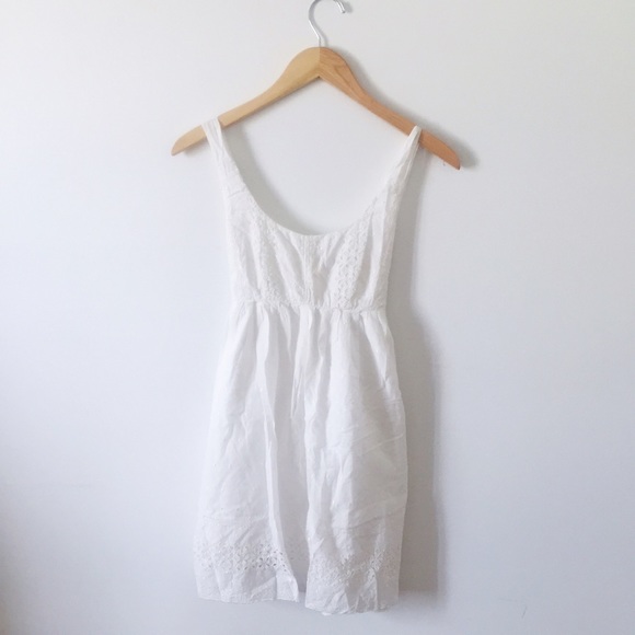 💥Sale!💥 NWOT White Eyelet Dress
