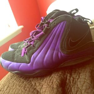 Basketball shoes