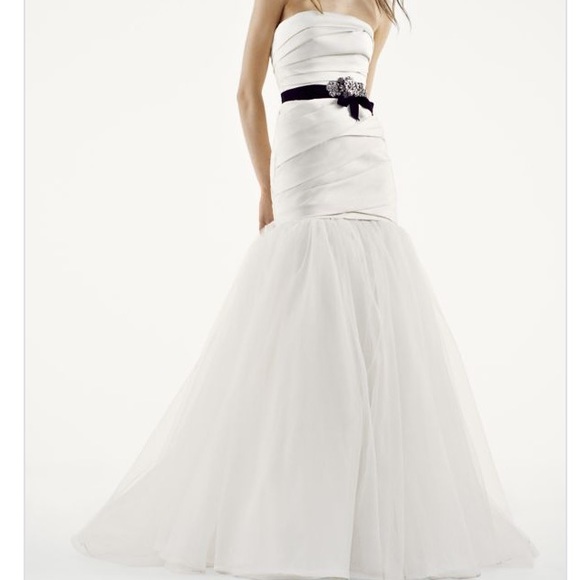 Vera wang wedding gown. New with tags.