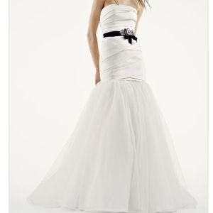 Vera wang wedding gown. New with tags.