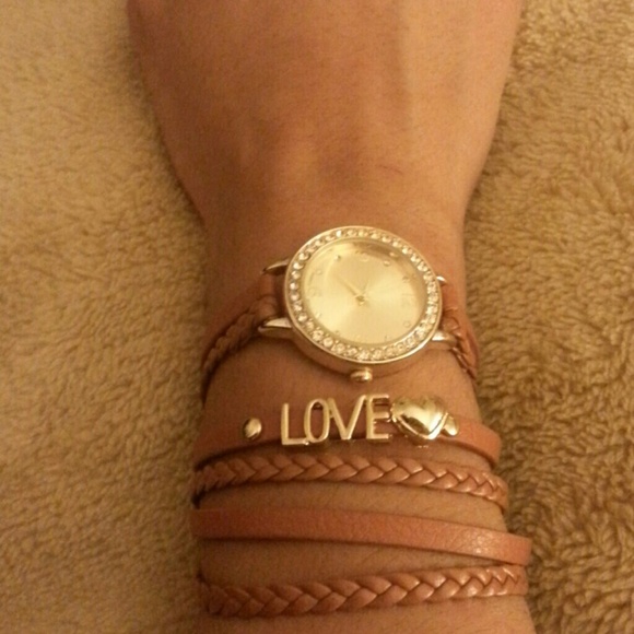 Brand new wrap around watch😍