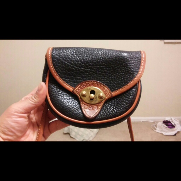 VINTAGE Dooney & Bourke Crossbody