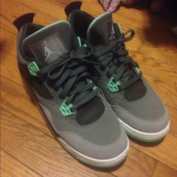 Green Glow Jordan 4s