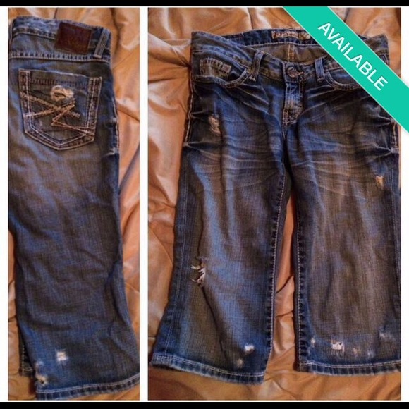 buckle capri's