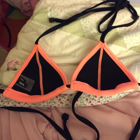 💗SOLD💗 NEW Triangl Top - Picture 2 of 3