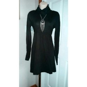 Black Kensie long sleeves dress