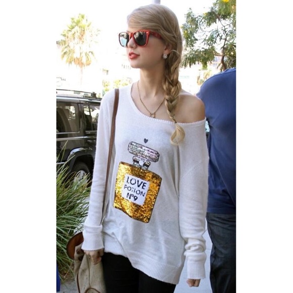 🔻🔻REDUCED🔻🔻Wildfox Couture Love Potion Sweater