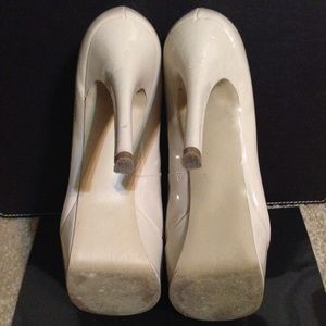 Guess | Shoes | Guess Nude Platform Heels Classic Nude Pumps | Poshmark