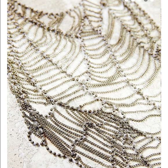 Caught in a web necklace - Picture 2 of 3