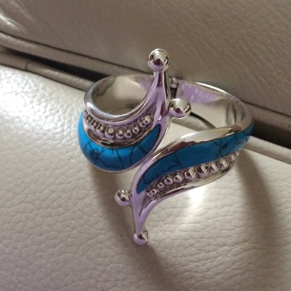 Beautiful bracelet , silver and real turquoise