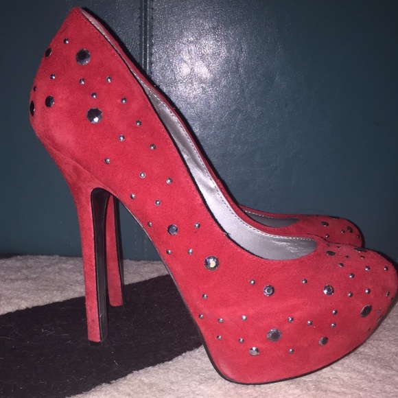 Sexy red suede h by halston pumps sz 6.5