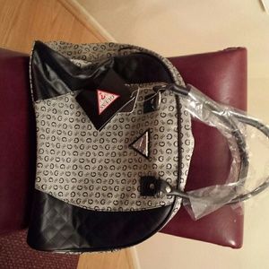NWT guess weekend bag. 16x12