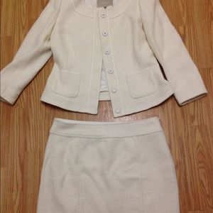 Host Pick 🎉🎉💥 Banana Republic skirt suit NWOT!
