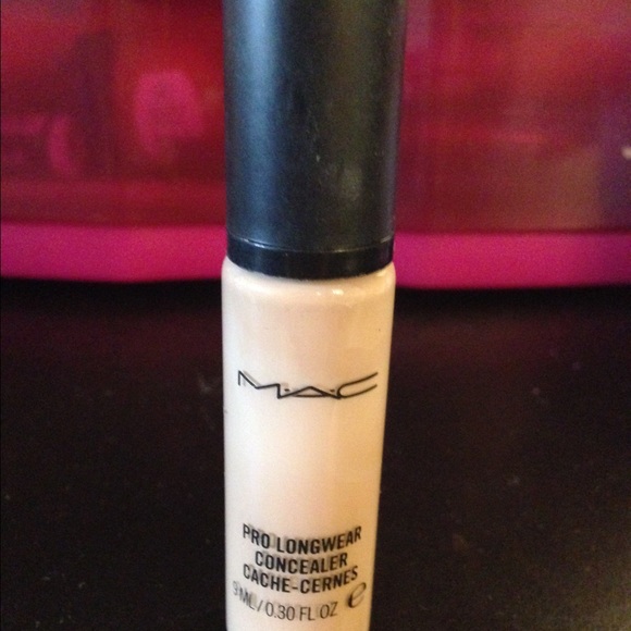MAC concealer NW15