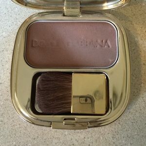 Dolce and Gabbana Blush & Guerlain brush BUNDLE