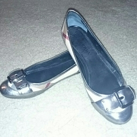 Burberry Flat size 8