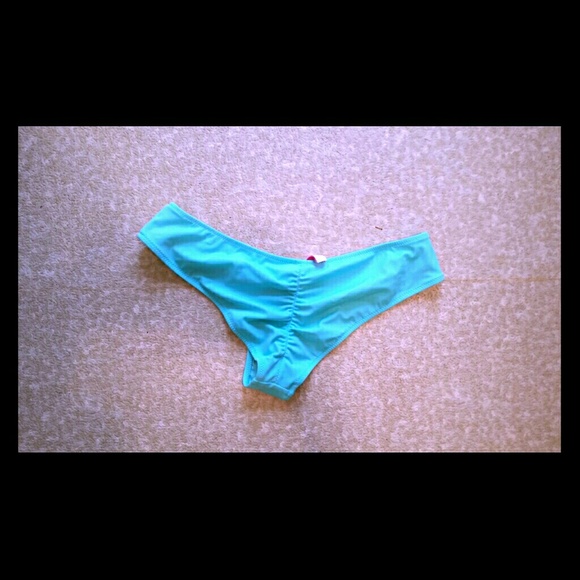 ***SOLD***VS Cheeky Bikini Bottoms - Picture 1 of 3