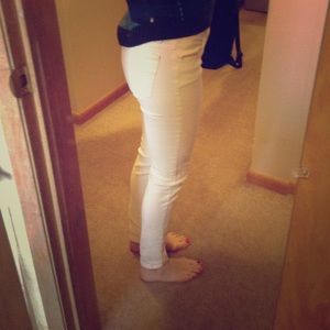 White American eagle jeans.