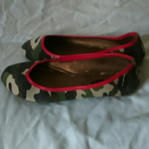 Camo flats