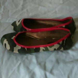 Camo flats