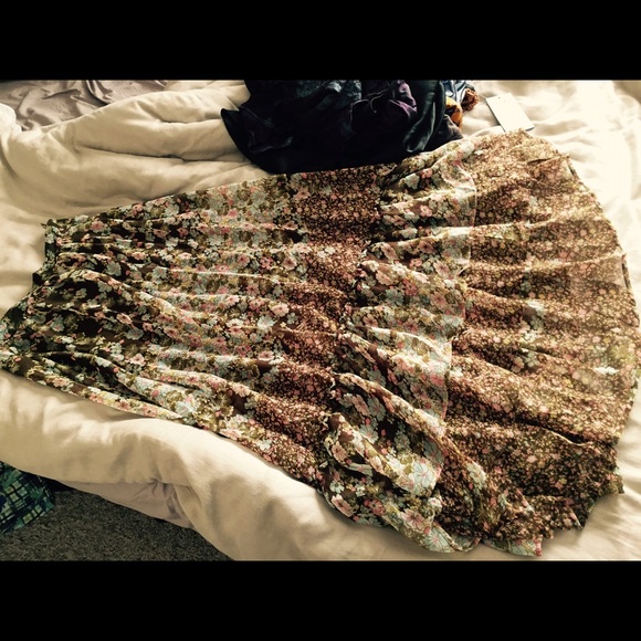 H&M skirt never worn