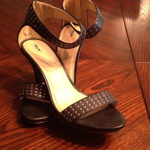 Mossimo black ankle heels