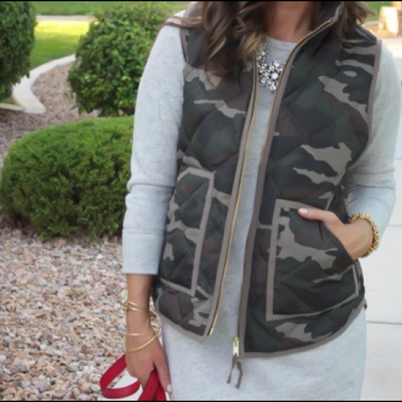 CAMO PUFFER VEST