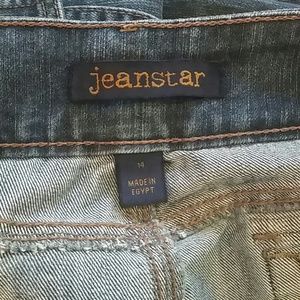 Straight leg blue jeans