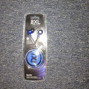 BRAND NEW skull candy blue head phones.