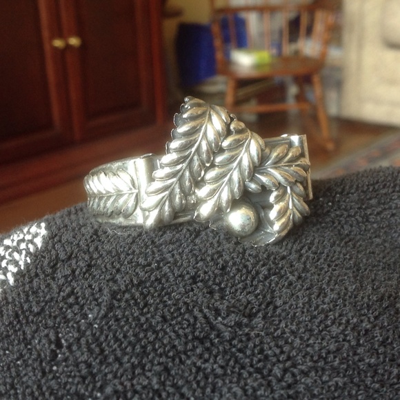 UNIQUE EXPANDABLE BRACELET -REDUCED